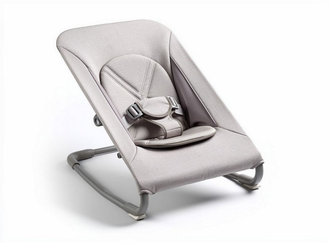 Baby bouncer seat with adjustable harness and soft fabric in light gray 70 x 50 x 90cm
